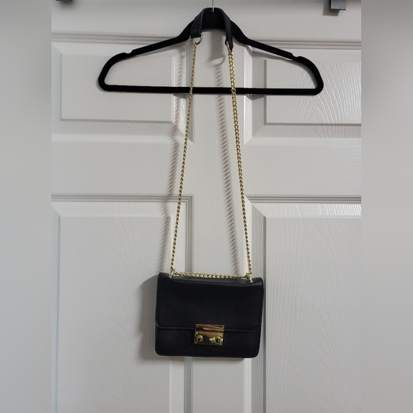 BCBGeneration Milly Crossbody Black Leather Bag With Adjustable Chain Strap - Picture 8 of 8